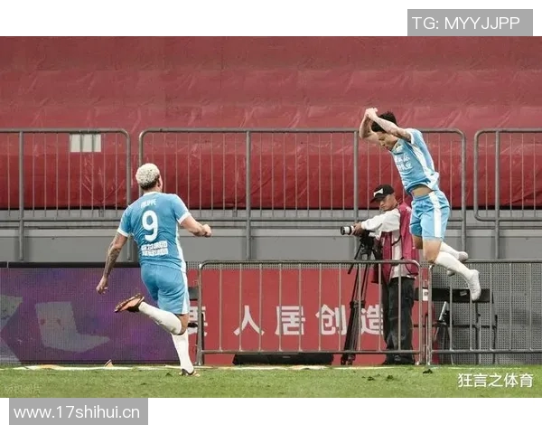 体坛聚焦：争冠三强双线作战申花中超赛程优势明显